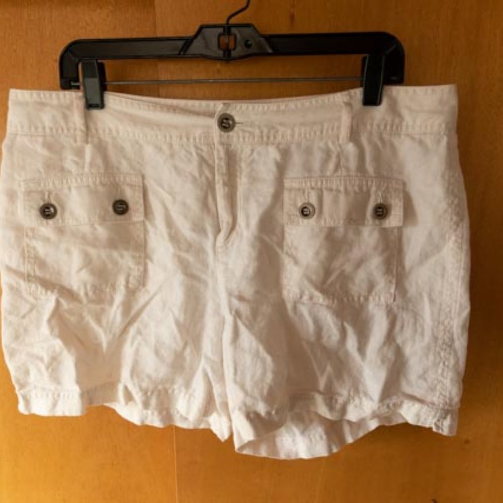 INC International Concepts White 100% Linen Shorts womens 14